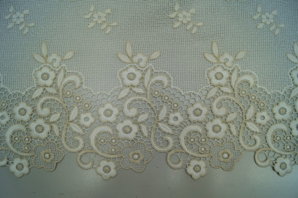 Ткань фатин (Сетка) с вышивкой Blumarine